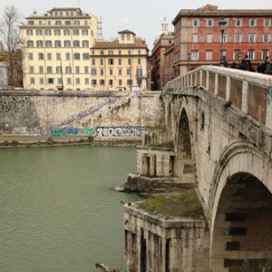 Foto: Tiber mit Brücke
